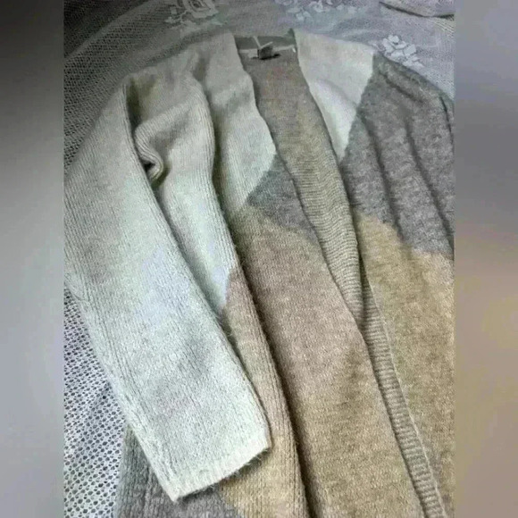 Neutral Colorblock Open Boho Cardigan - Picture 3 of 5